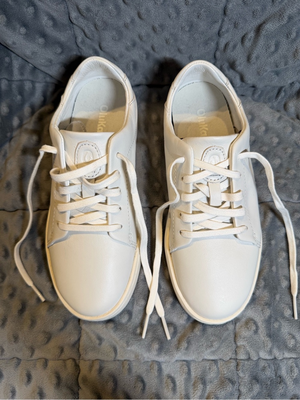 OluKai Women's White Leather Pehuea Li’ Ili Convertible Sneakers